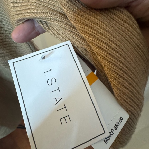 1State sweater with balloon sleeve - NWT
MSRP 69$ usd - Picture 5 of 7